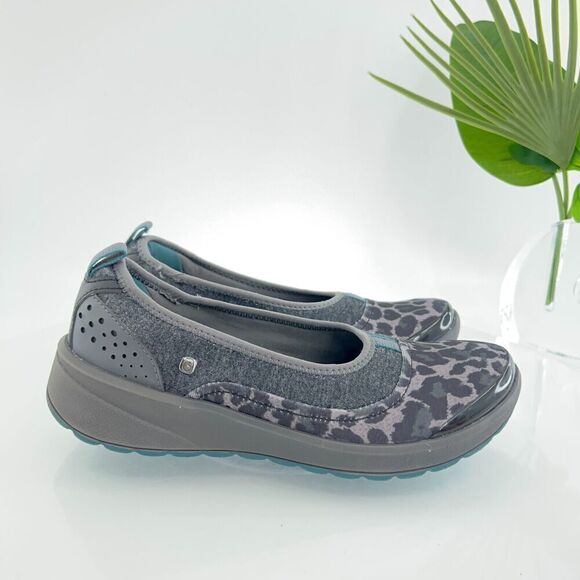 Bzees Women's Gleam Slip On Size 7 Gray Leopard Flats Wedge Casual Light Walk - Picture 7 of 12